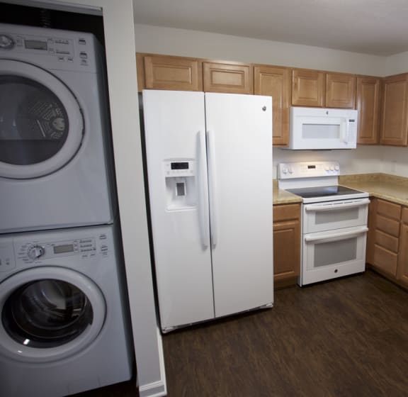 Eagle Creek Court Apartments in Indianapolis IN